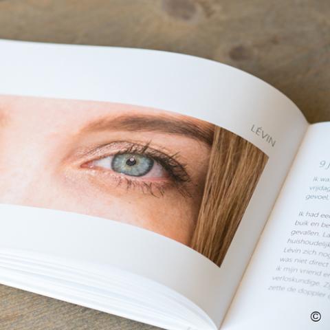 Foto van het boek Still in your Eyes